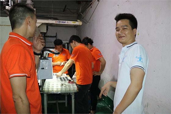 塑膠模具廠博騰納祝各位中秋快樂！