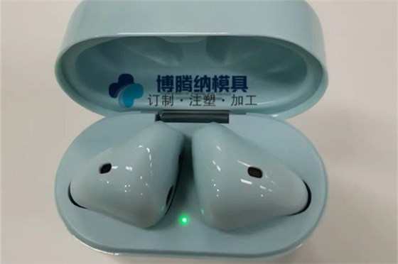 深圳TWS藍牙耳機模具：博騰納獨家專利，有分模線但你看不見！