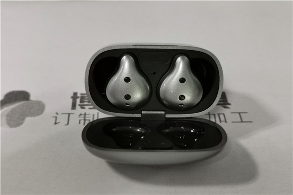 博騰納藍(lán)牙耳機(jī)模具廠——12道質(zhì)檢工序，只為出品精致外觀